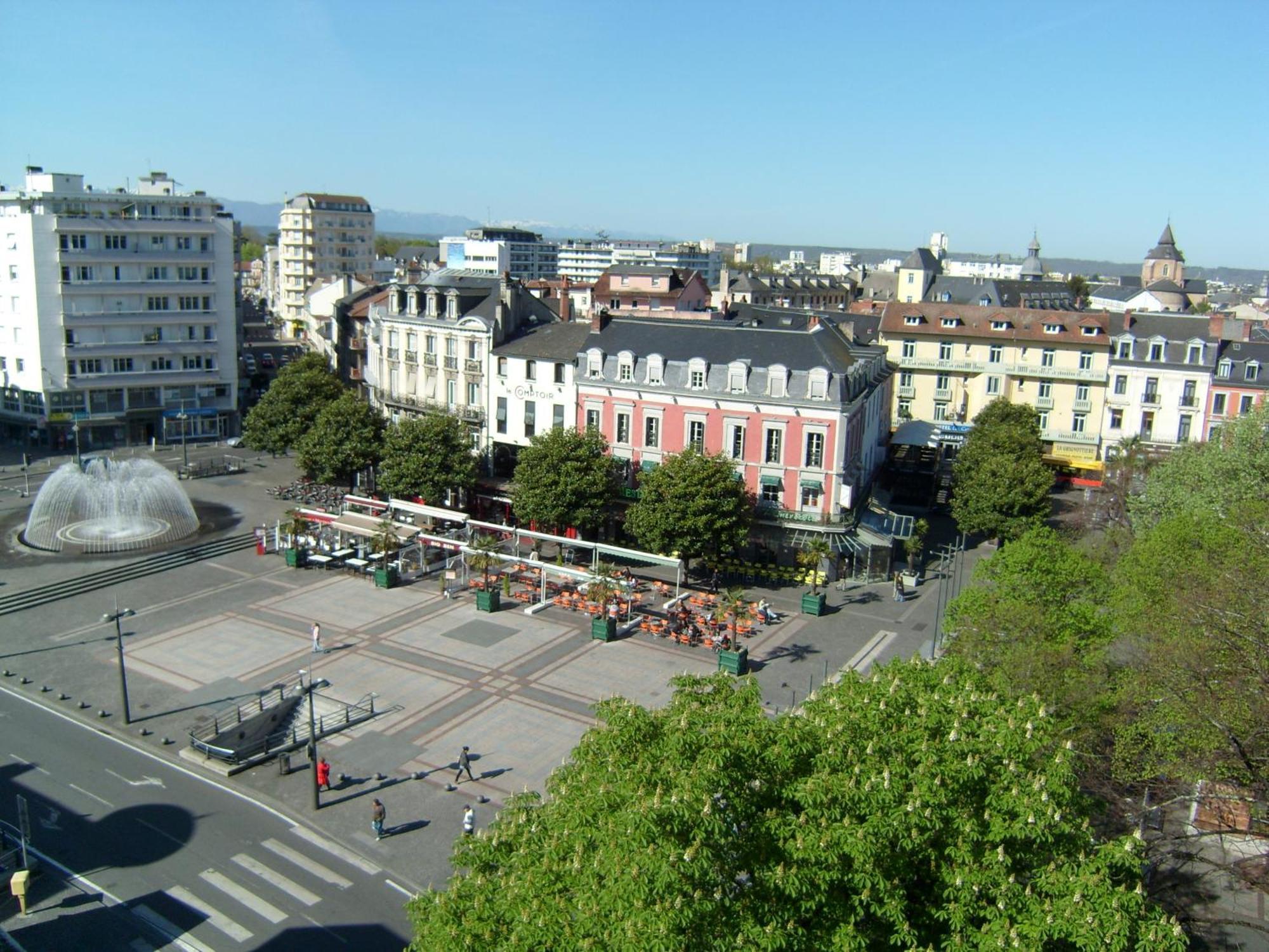 Hotel Foch Tarbes Eksteriør bilde