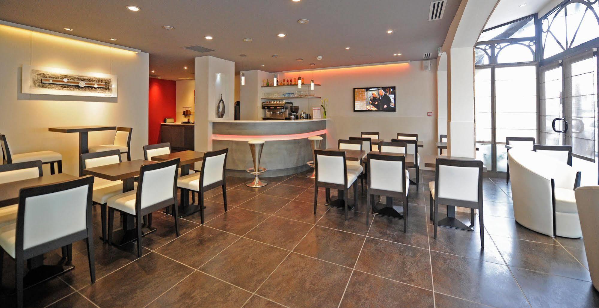 Hotel Foch Tarbes Eksteriør bilde